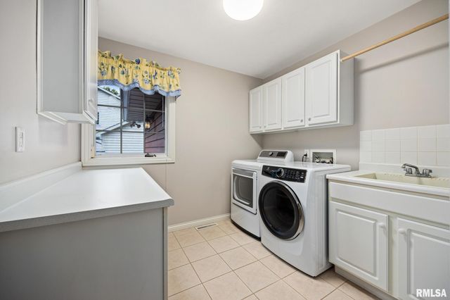 3909 W TALUS Court, Peoria, IL 61615