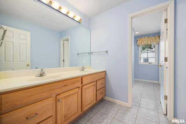 3909 W TALUS Court, Peoria, IL 61615