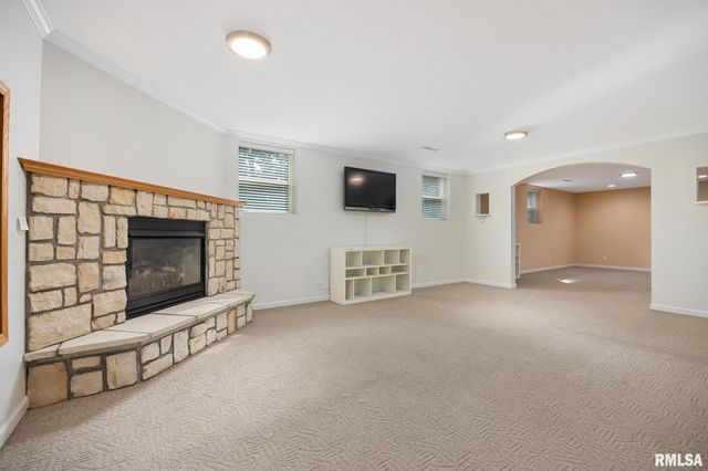 3909 W TALUS Court, Peoria, IL 61615