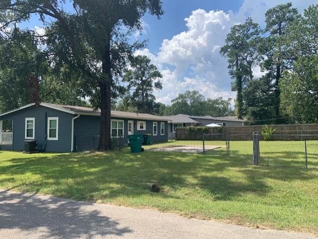 1000 Thomas Avenue, Conroe, TX 77301