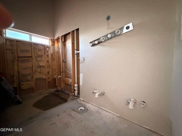 12285 RED SUN Drive, El Paso, TX 79938