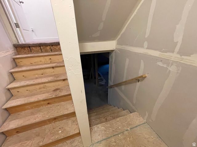 394 W PARKWAY DR, Kaysville, UT 84037