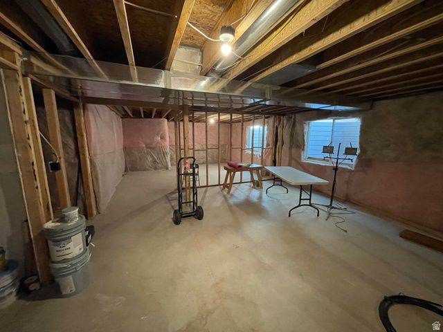 394 W PARKWAY DR, Kaysville, UT 84037