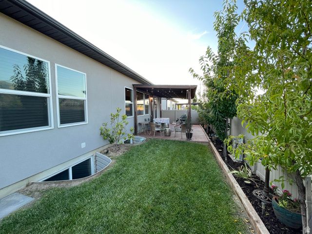 394 W PARKWAY DR, Kaysville, UT 84037