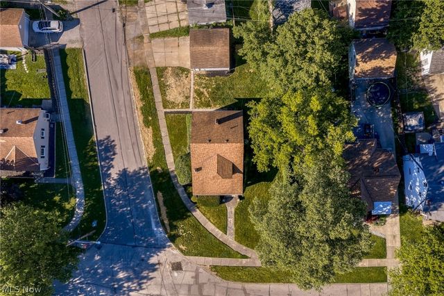 6502 Renwood Drive, Parma, OH 44129