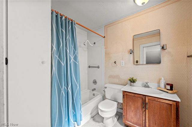 6502 Renwood Drive, Parma, OH 44129