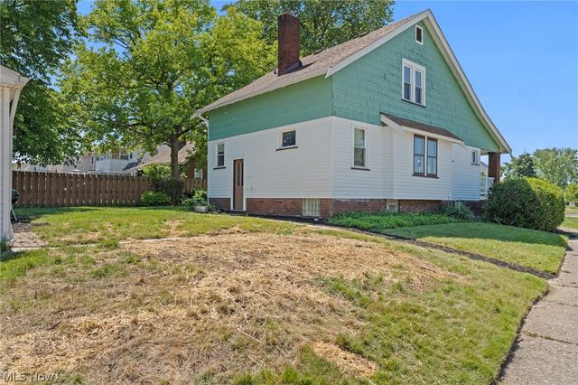 6502 Renwood Drive, Parma, OH 44129