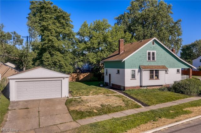 6502 Renwood Drive, Parma, OH 44129