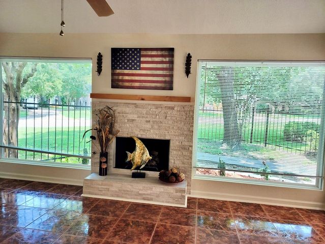 20313 Sunny Shores Drive B, Humble, TX 77346