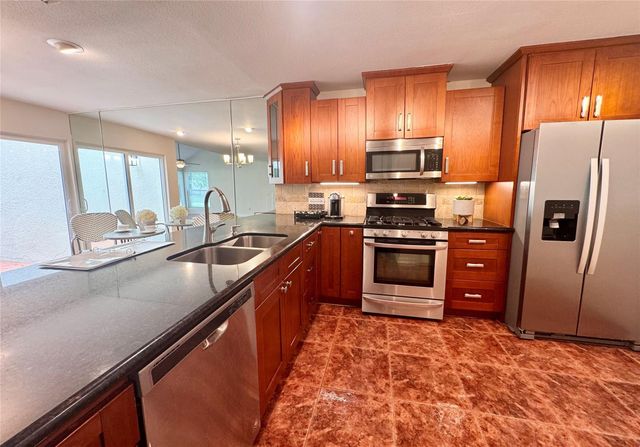 20313 Sunny Shores Drive B, Humble, TX 77346