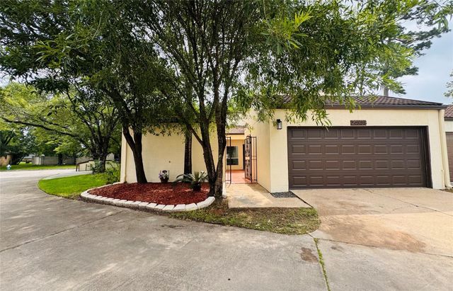 20313 Sunny Shores Drive B, Humble, TX 77346