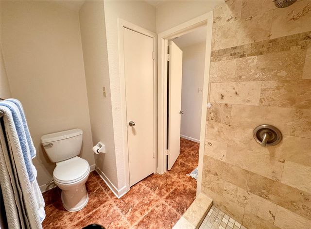 20313 Sunny Shores Drive B, Humble, TX 77346