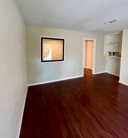 20313 Sunny Shores Drive B, Humble, TX 77346