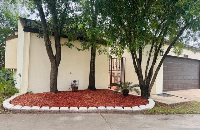 20313 Sunny Shores Drive B, Humble, TX 77346