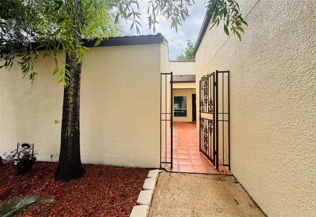 20313 Sunny Shores Drive B, Humble, TX 77346