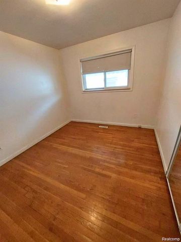 5371 Culver Street, Dearborn Heights, MI 48125