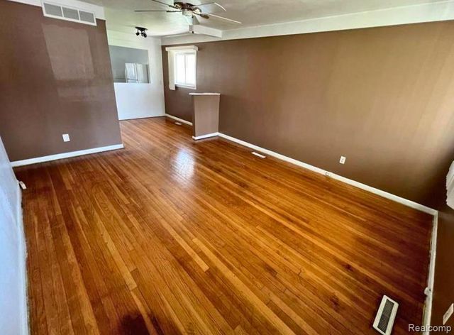 5371 Culver Street, Dearborn Heights, MI 48125