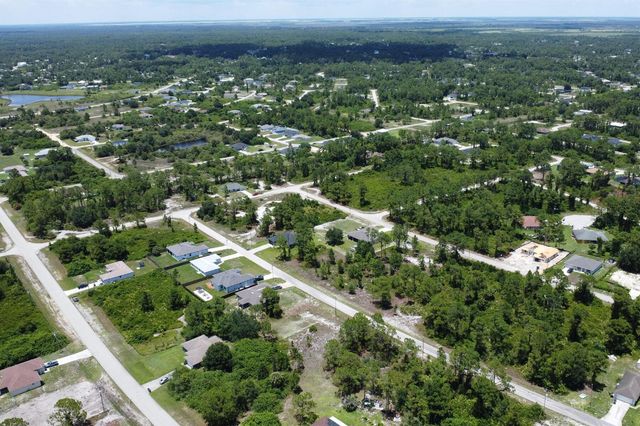 518 Cottonwood Avenue S, Lehigh Acres, FL 33974