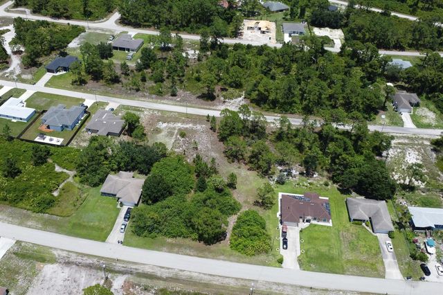 518 Cottonwood Avenue S, Lehigh Acres, FL 33974