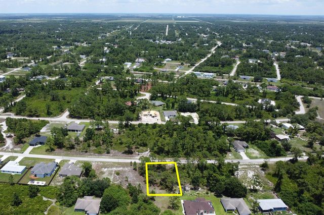 518 Cottonwood Avenue S, Lehigh Acres, FL 33974