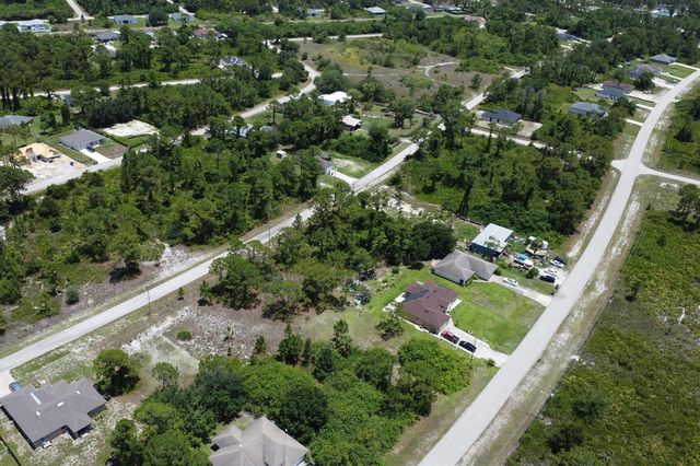 518 Cottonwood Avenue S, Lehigh Acres, FL 33974