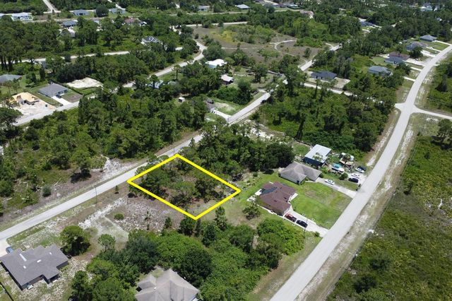 518 Cottonwood Avenue S, Lehigh Acres, FL 33974