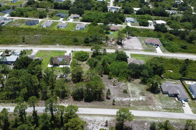 518 Cottonwood Avenue S, Lehigh Acres, FL 33974