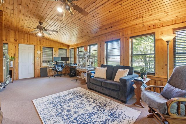 1180 Dorchester DRIVE, Oconomowoc, WI 53066
