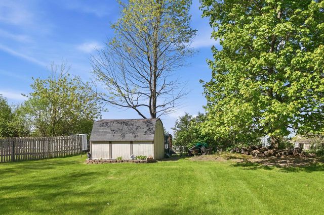 1180 Dorchester DRIVE, Oconomowoc, WI 53066