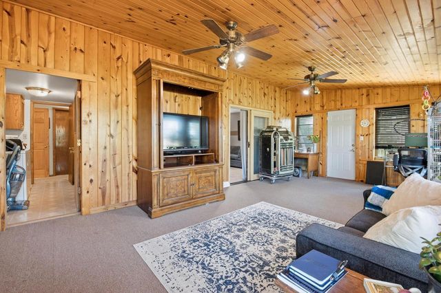 1180 Dorchester DRIVE, Oconomowoc, WI 53066