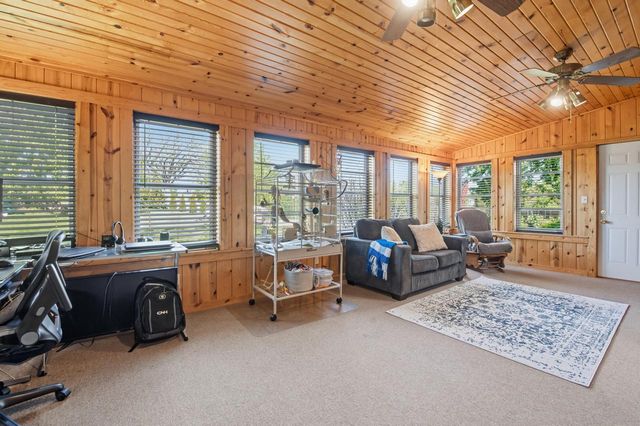 1180 Dorchester DRIVE, Oconomowoc, WI 53066