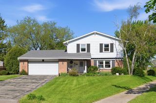 1180 Dorchester DRIVE, Oconomowoc, WI 53066
