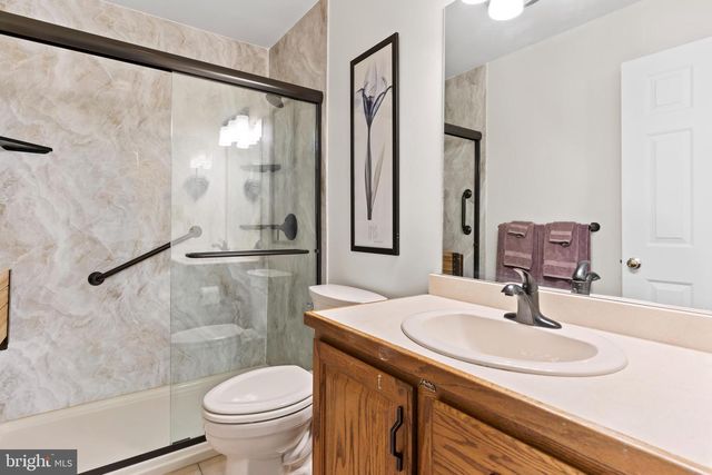 15 WETHERBURN RD, Enola, PA 17025