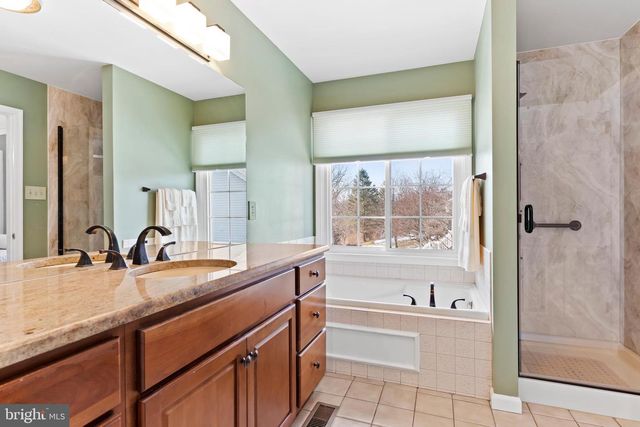 15 WETHERBURN RD, Enola, PA 17025