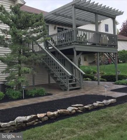 15 WETHERBURN RD, Enola, PA 17025