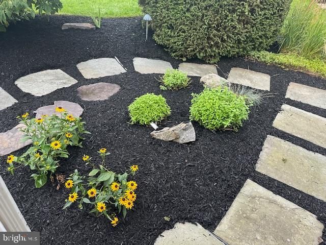 15 WETHERBURN RD, Enola, PA 17025