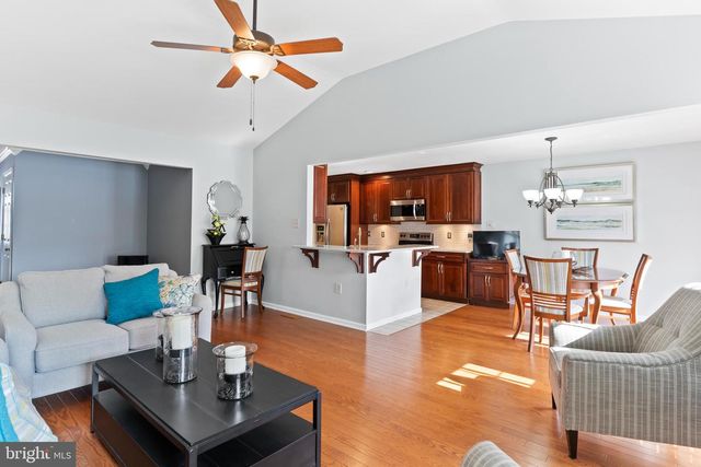 15 WETHERBURN RD, Enola, PA 17025