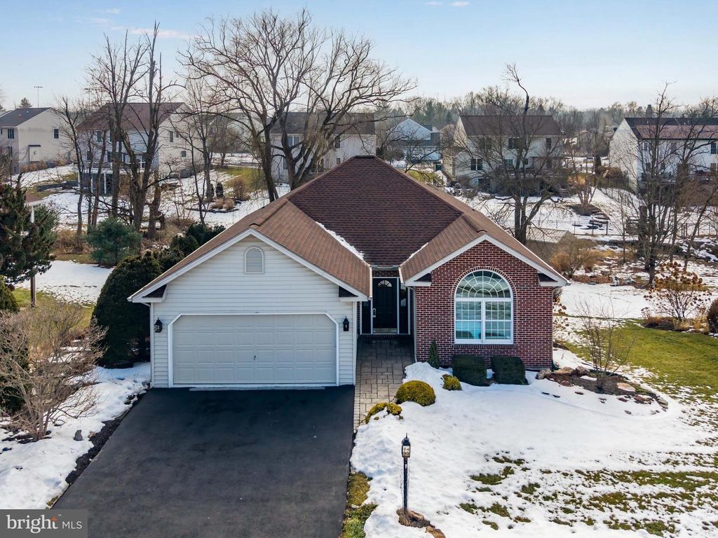 15 WETHERBURN RD, Enola, PA 17025