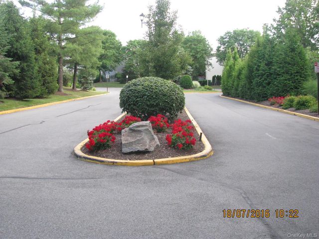 40 Aspen Court, Nanuet, NY 10954