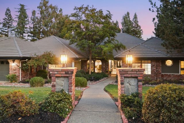 2080 Portsmouth Dr, El Dorado Hills, CA 95762