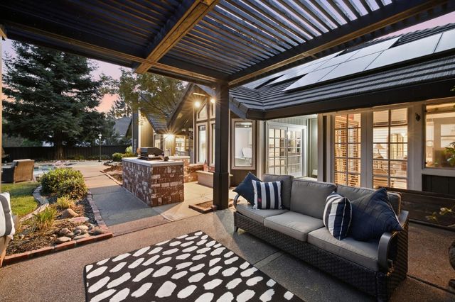 2080 Portsmouth Dr, El Dorado Hills, CA 95762