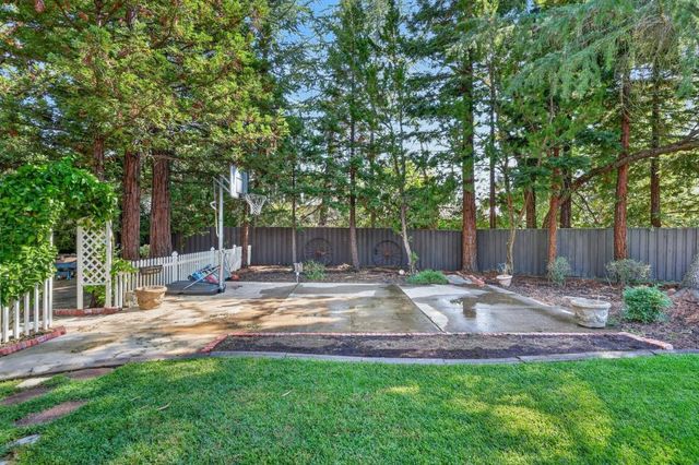 2080 Portsmouth Dr, El Dorado Hills, CA 95762