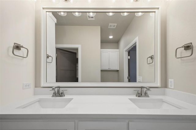 1300 Colonial Avenue, Tuttle, OK 73089