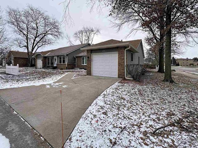 400 29th Avenue Drive 7C, Moline, IL 61265