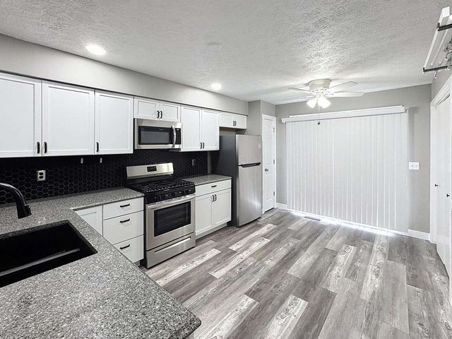 400 29th Avenue Drive 7C, Moline, IL 61265