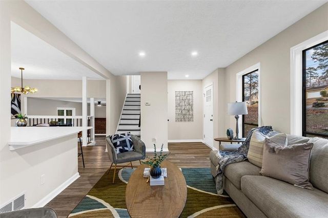 480 PINEBURR Lane, Stone Mountain, GA 30087