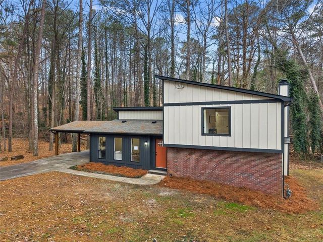 480 PINEBURR Lane, Stone Mountain, GA 30087