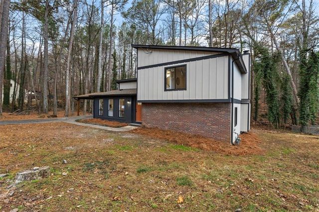 480 PINEBURR Lane, Stone Mountain, GA 30087