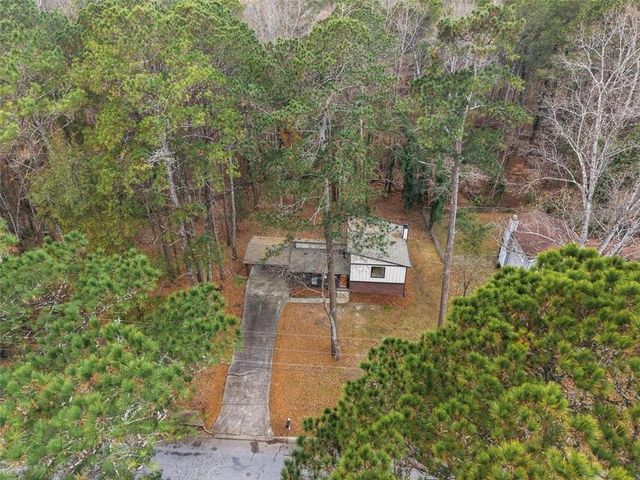 480 PINEBURR Lane, Stone Mountain, GA 30087