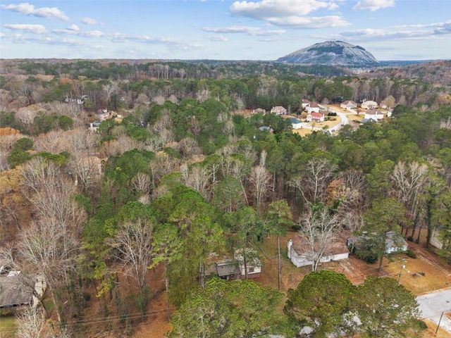 480 PINEBURR Lane, Stone Mountain, GA 30087